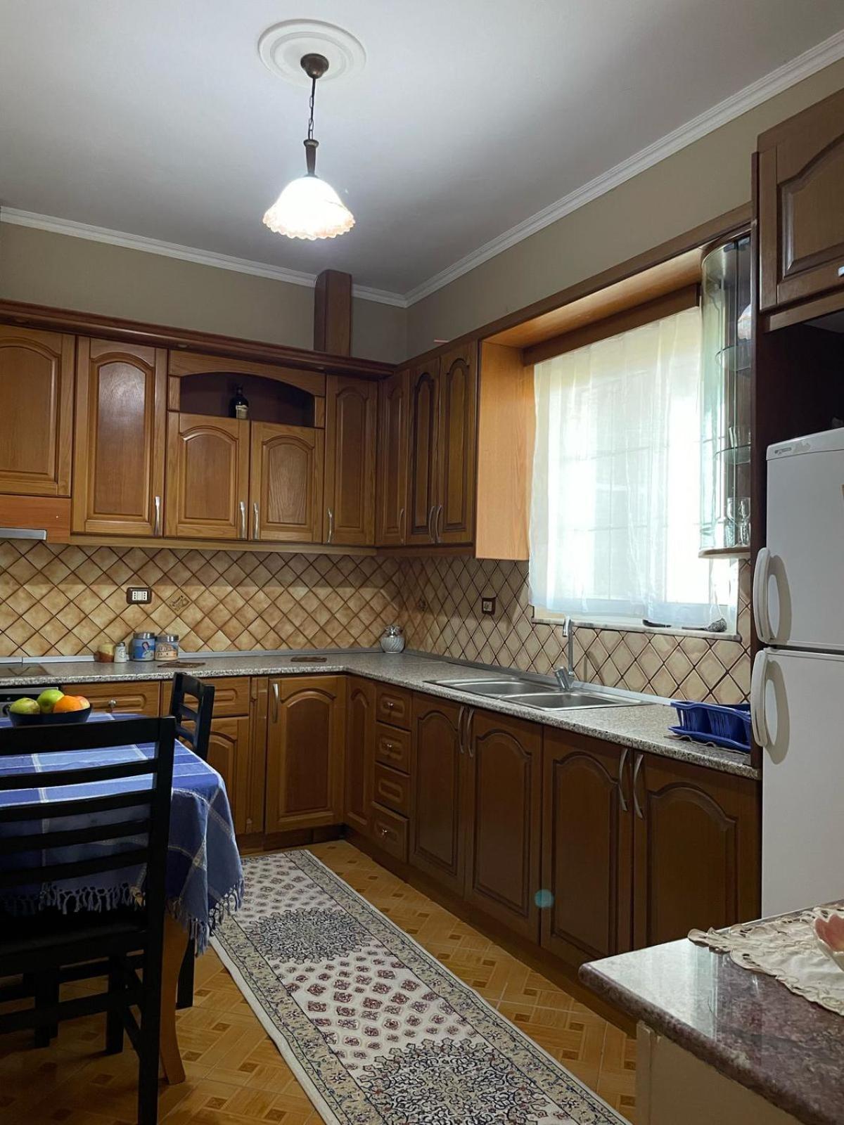 Guest House Ilir Berat Exterior photo