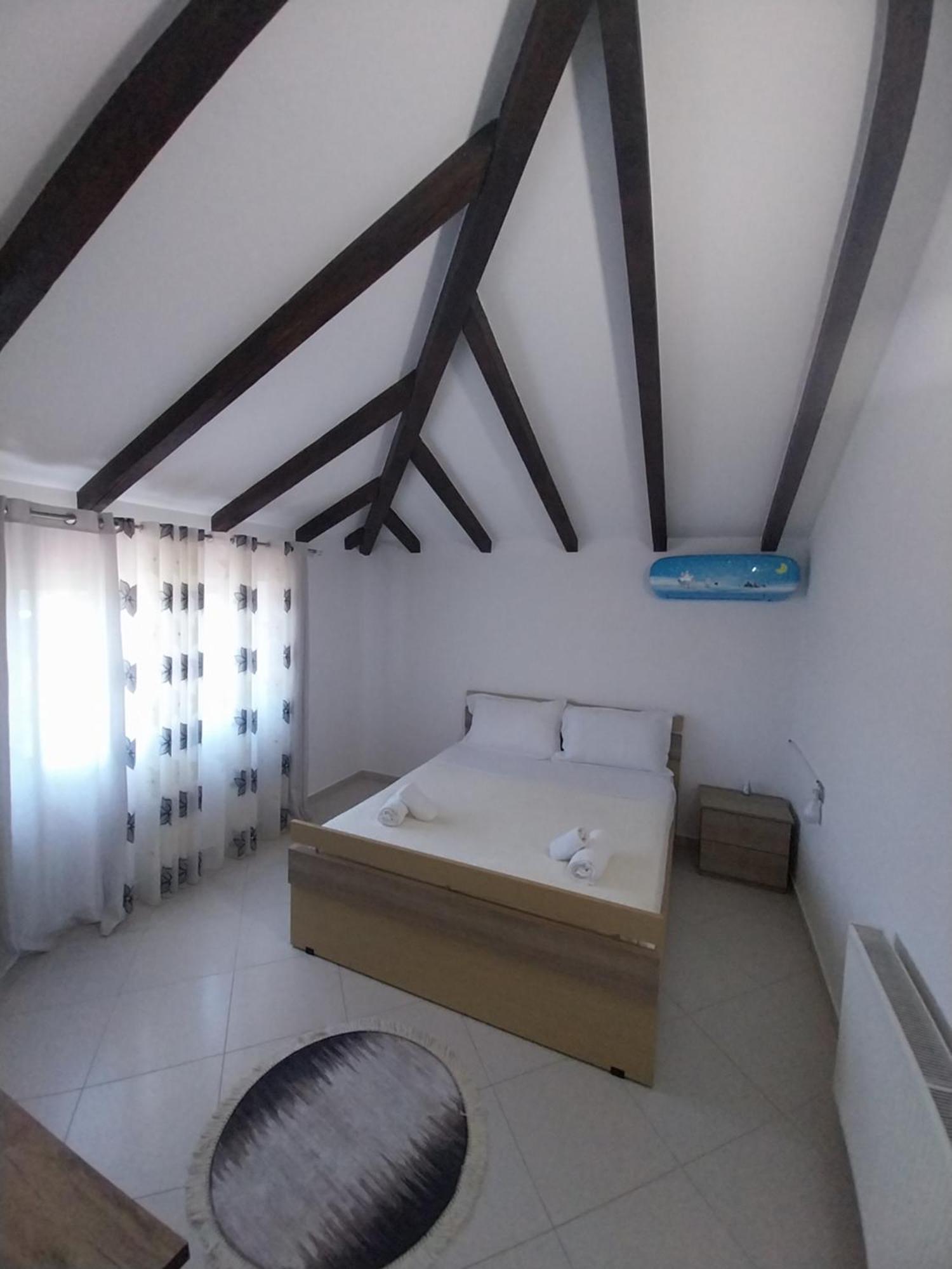 Guest House Ilir Berat Exterior photo