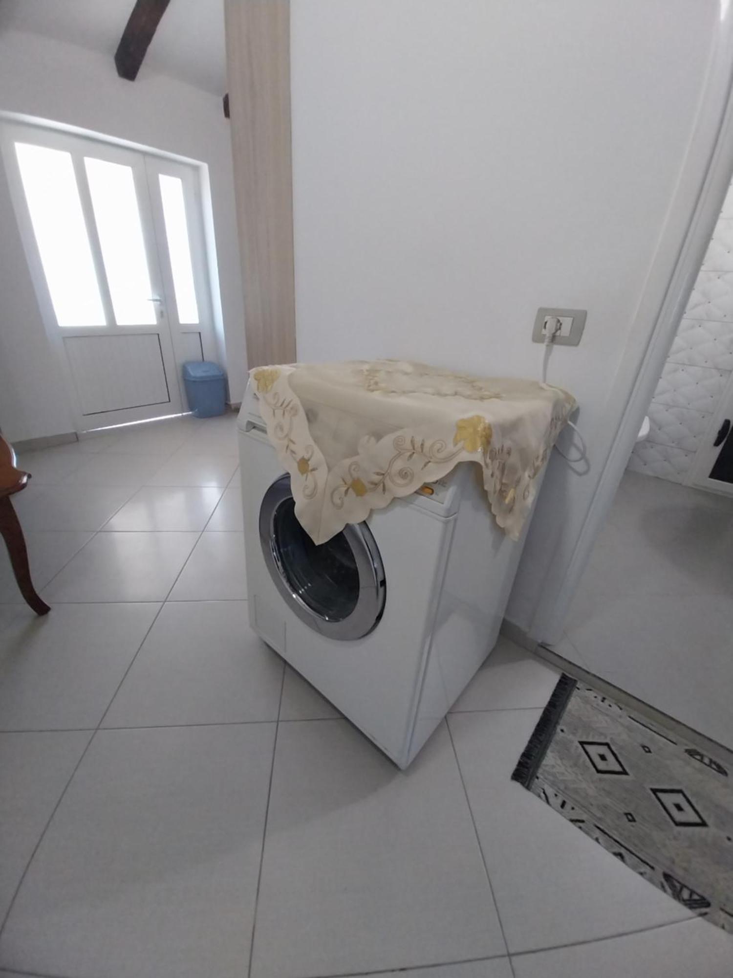 Guest House Ilir Berat Exterior photo